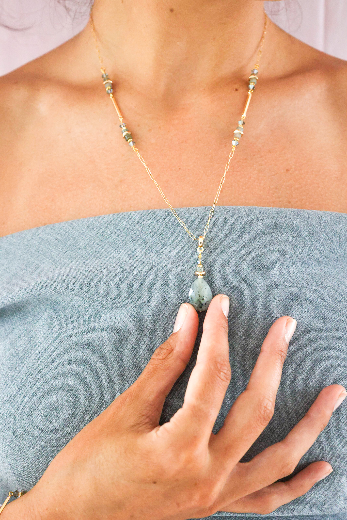 627A6968 K Kajoux Drop Necklace