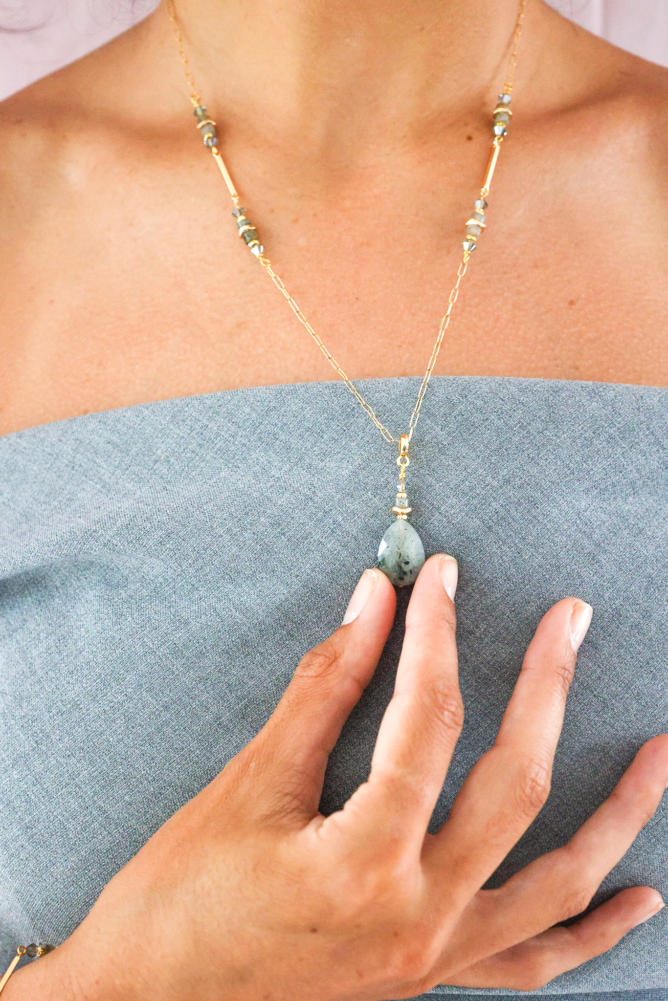 627A6969 K Kajoux Drop Necklace